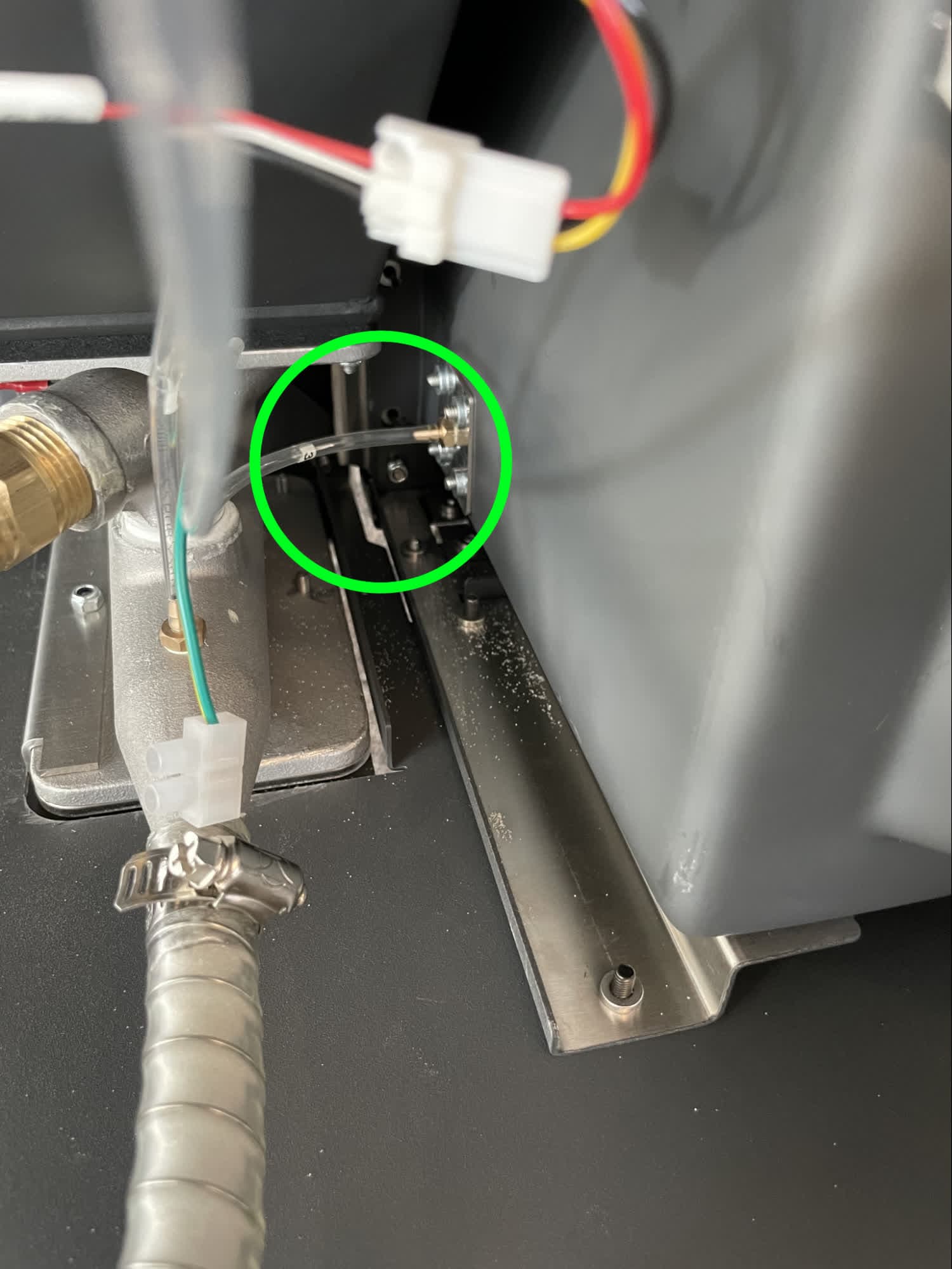V: Inspecting or Replacing the Pressure Tap Tubes