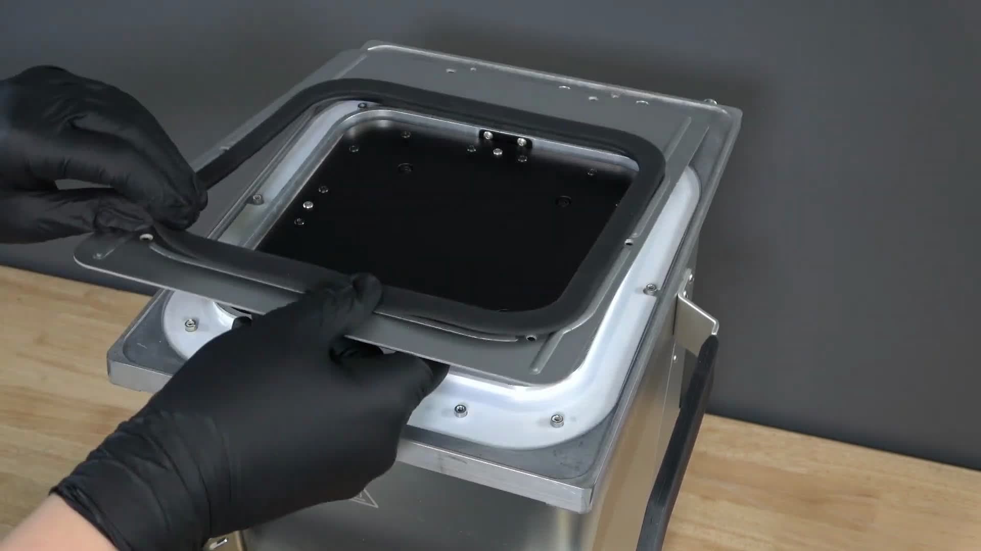Removing the Fuse 1 generation build chamber top cover