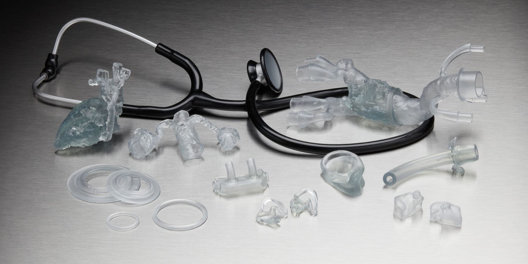 BioMed Flex 50Aレジンで造形した医療機器部品の一例