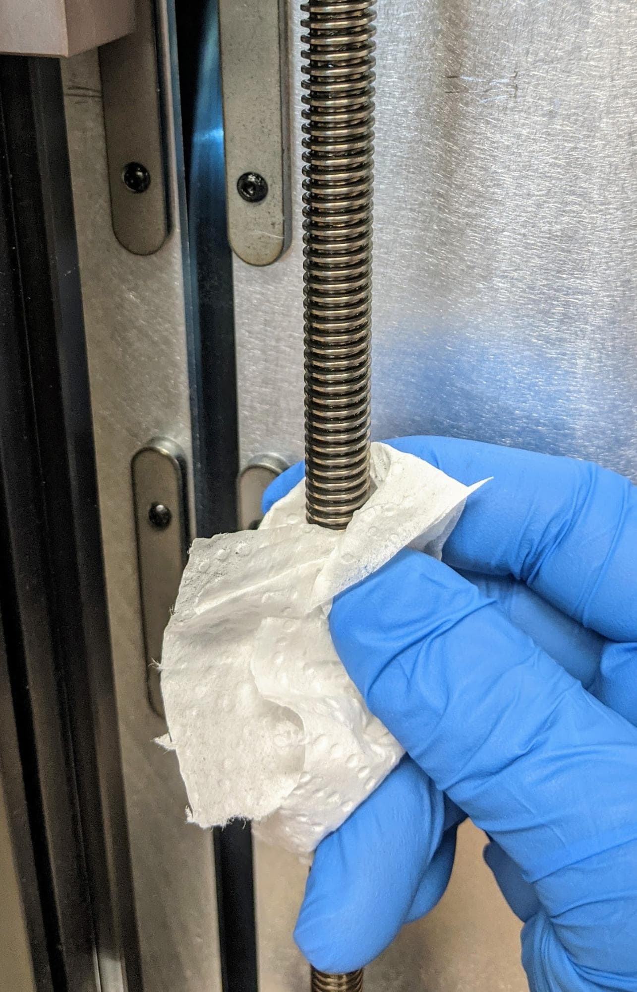 Step 2: Wipe the z-axis lead screw
