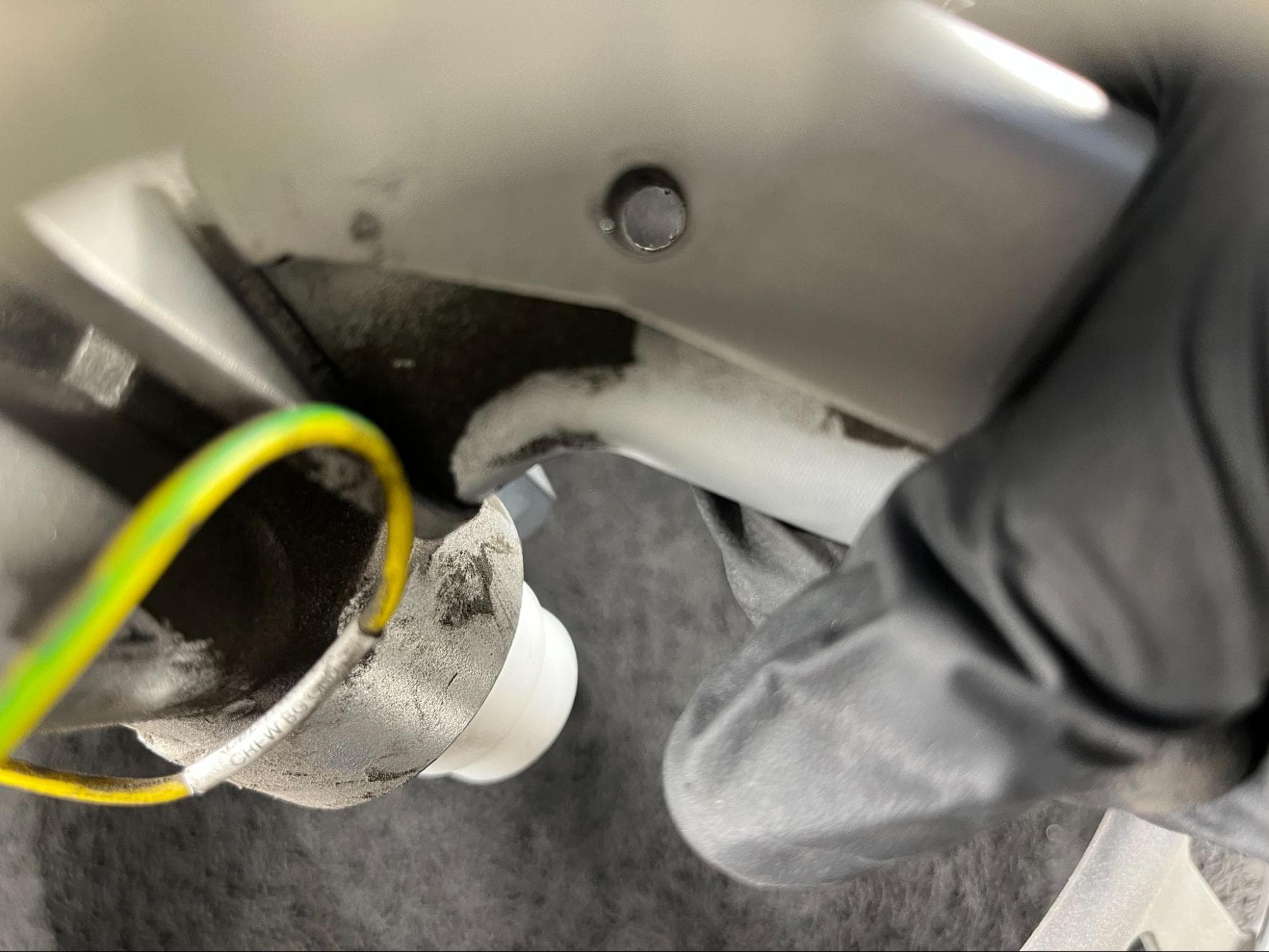 Aligning the binding barrel holes in the Fuse Blast handle and blast arm