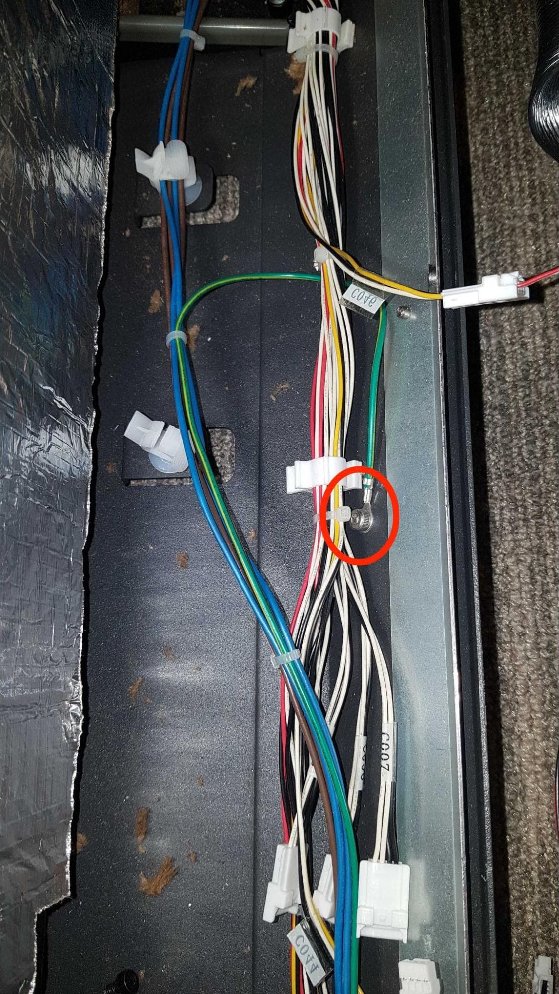 Remove the build chamber socket & cable harness