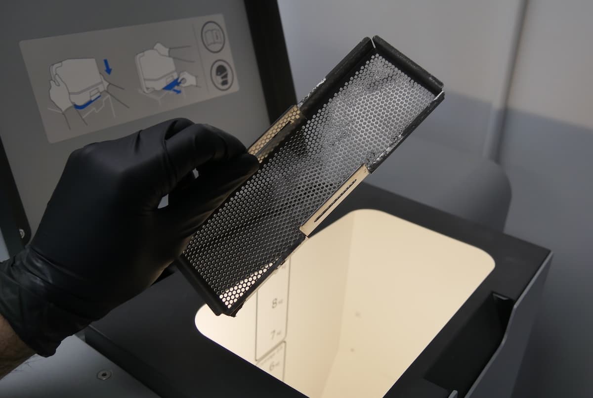 Removing the debris catcher before printing