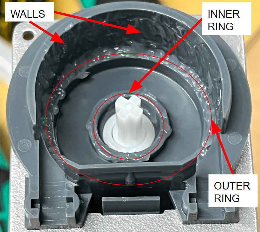 Lubricate the pump housing