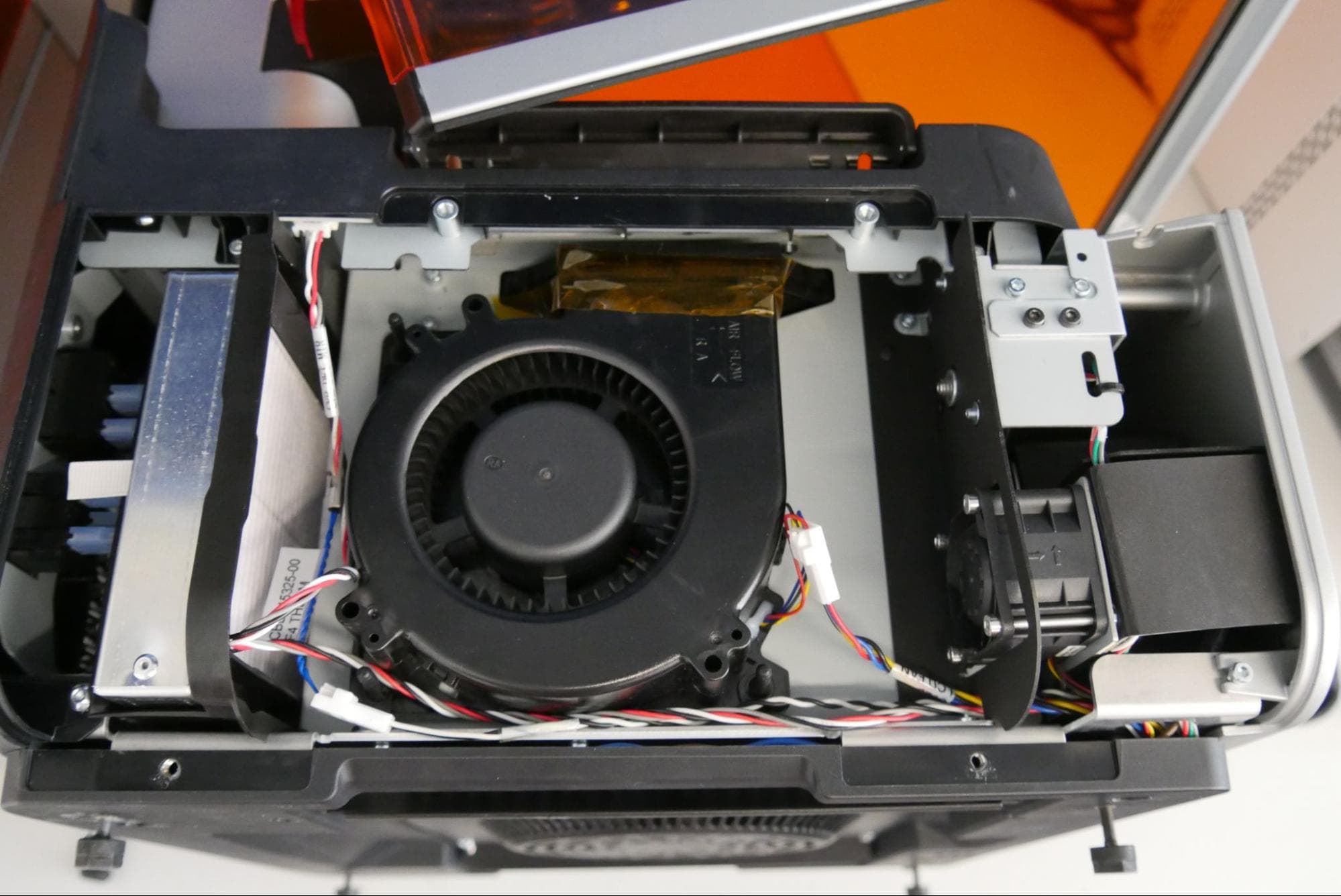 Form 4 LPU fan visible with printer on its right side
