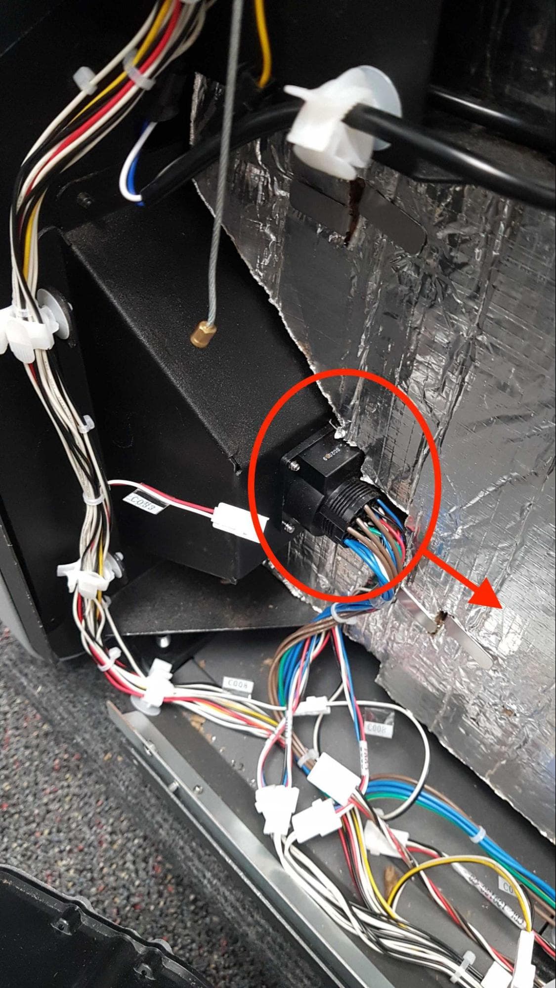 Remove the build chamber socket & cable harness