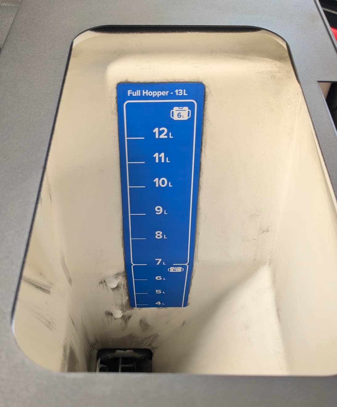 Powder measurement markings in the Fuse 1+ 30W hopper