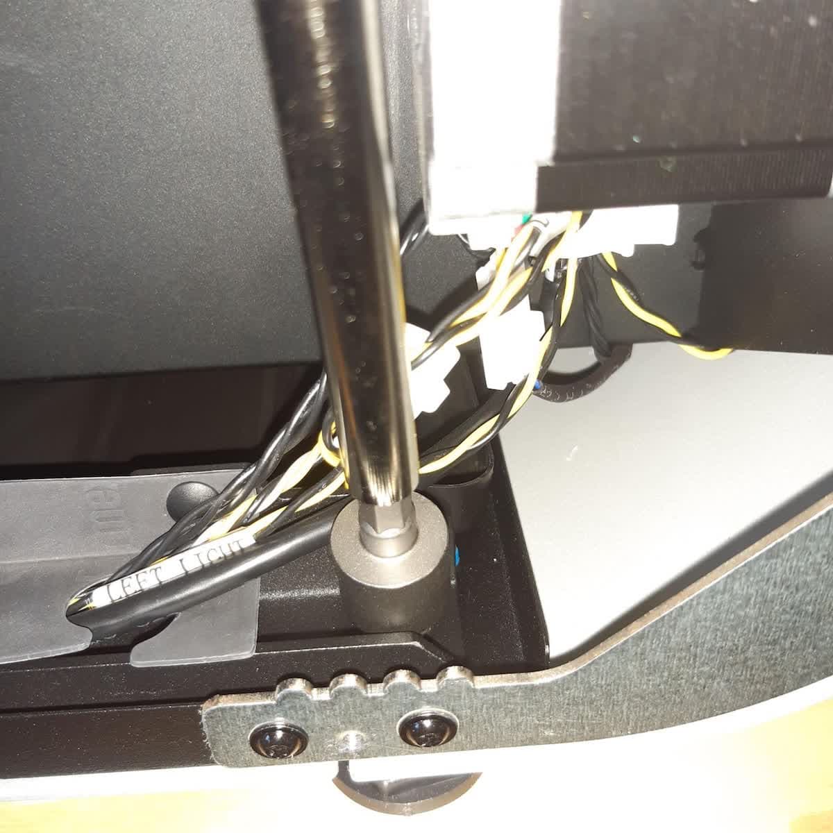 Removing the Form 3L leveling foot step 2