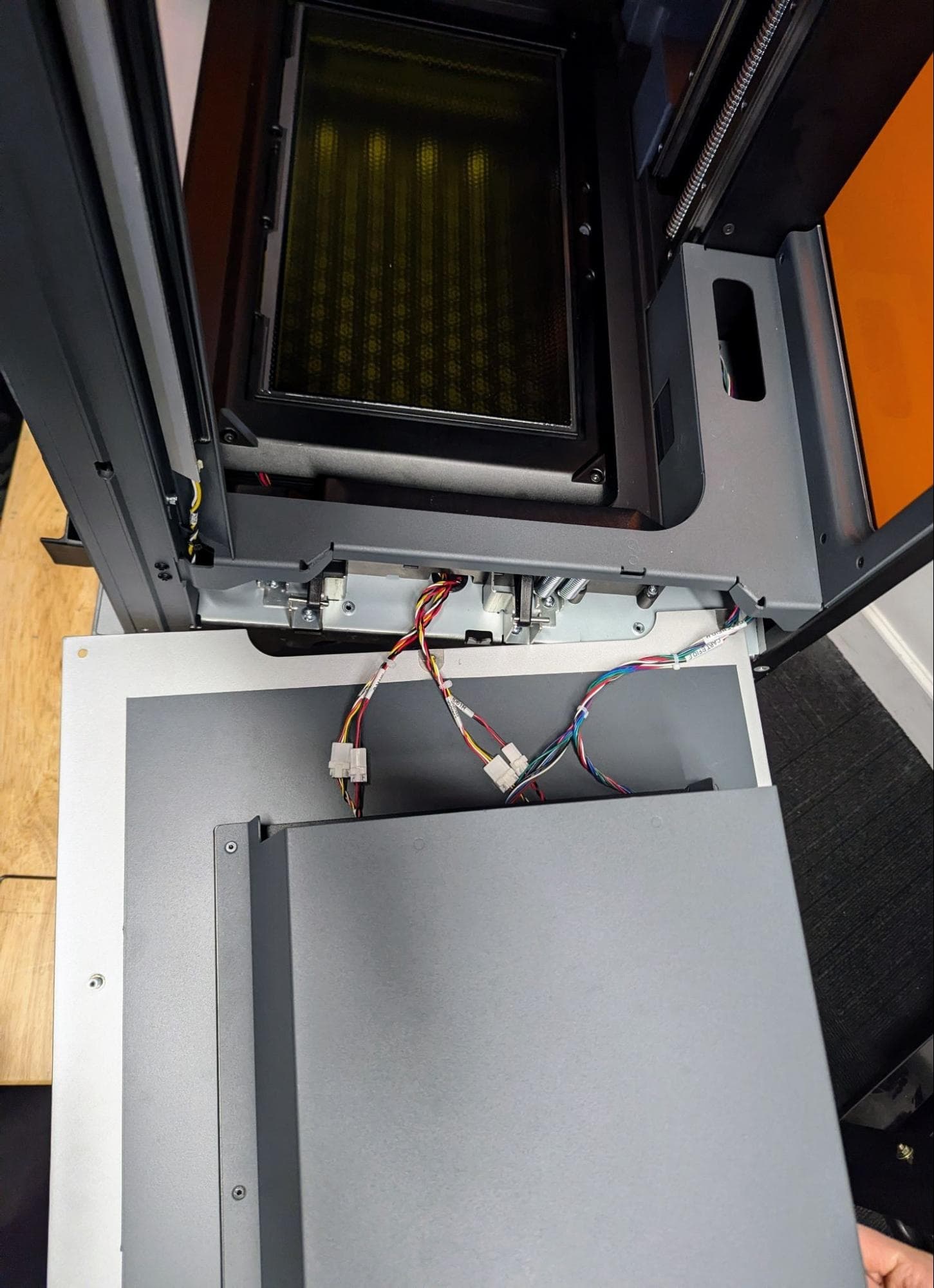 Connect the cartridge floor cables