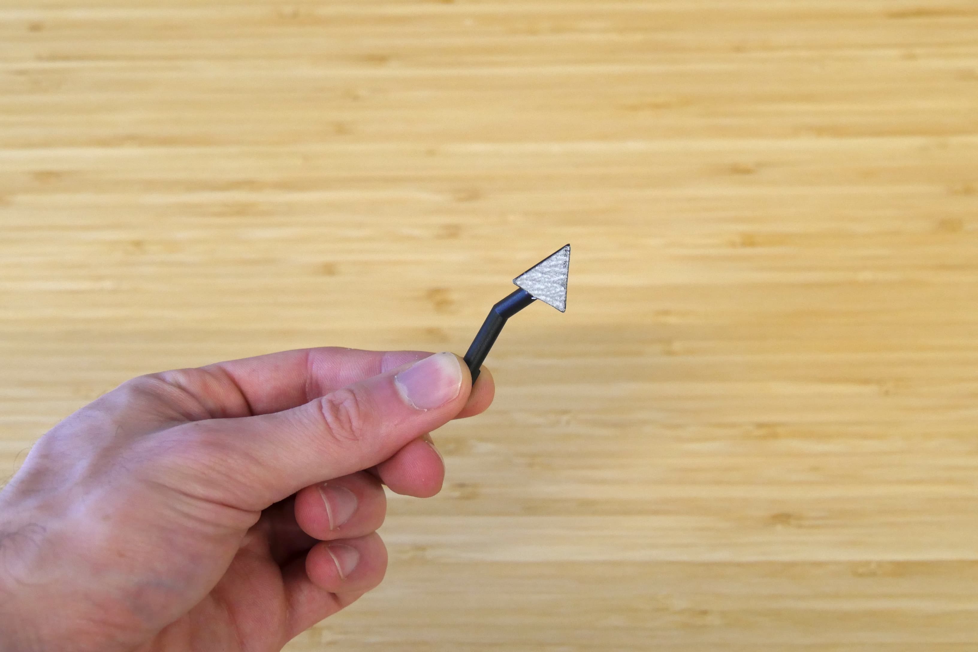 サンドペーパーを貼り付けたFinishing Toolペン型サンダービット