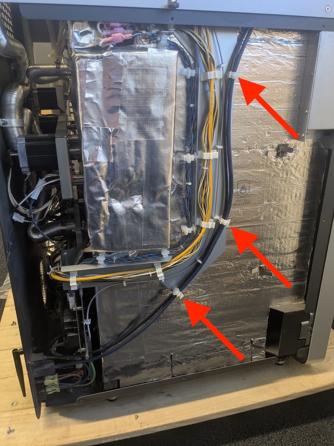 Fuse 1 generation rear port cable routing