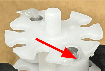Lubricate the resin pump 2