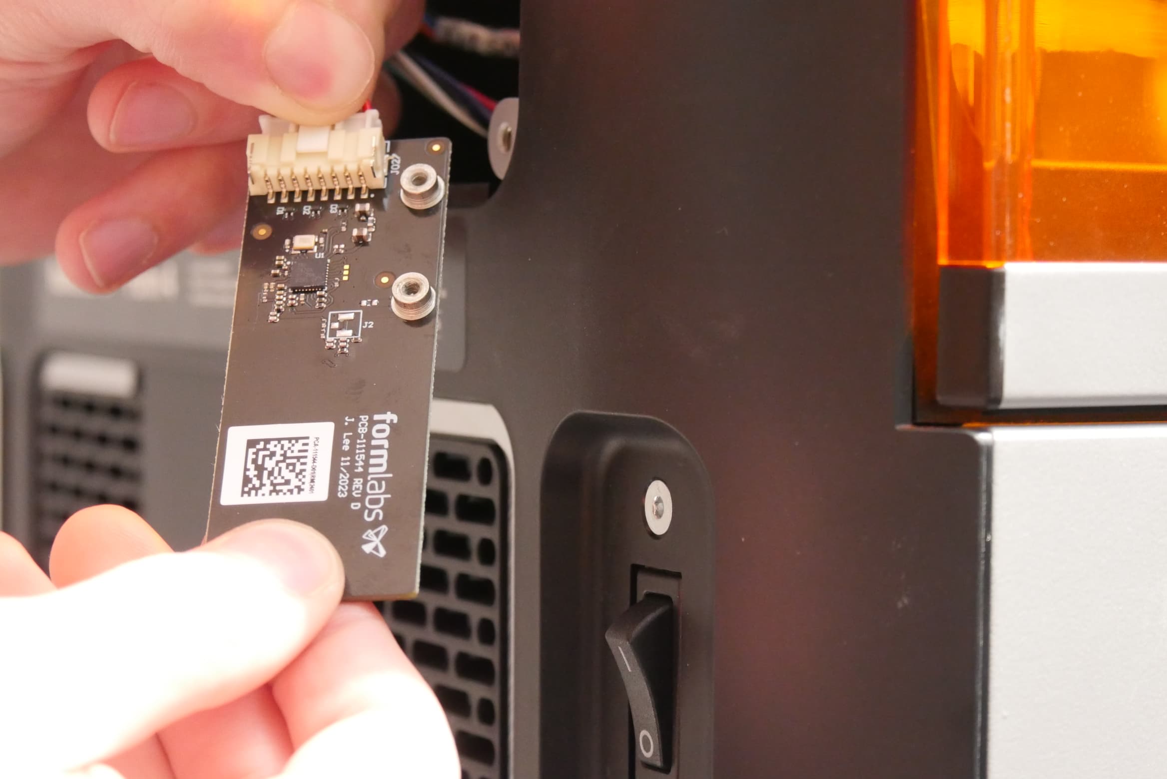 Connect the resin tank RFID cable