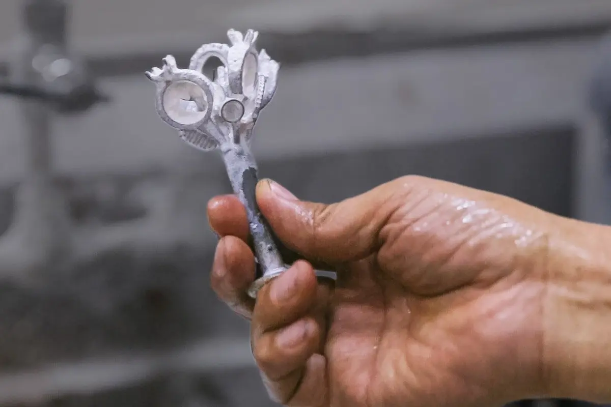 lost-wax casting method: devesting