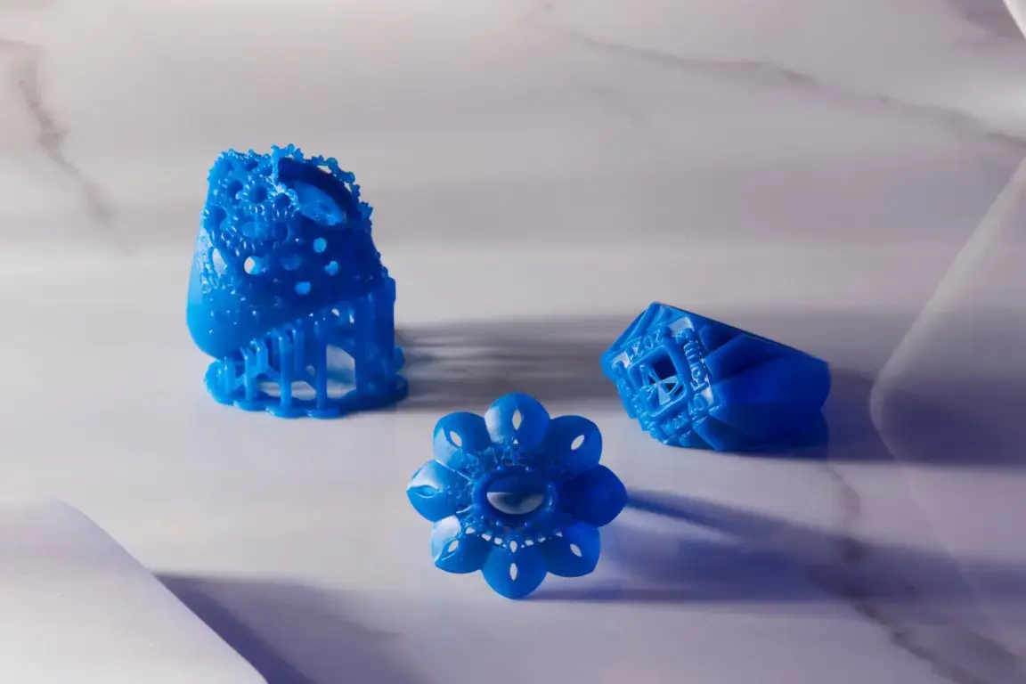 Modelli di anelli stampati in 3D con la Castable Wax 40 Resin.