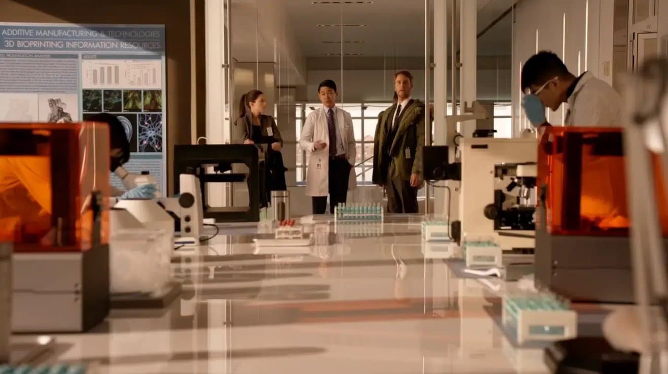 Screenshot from an episode of Limitless