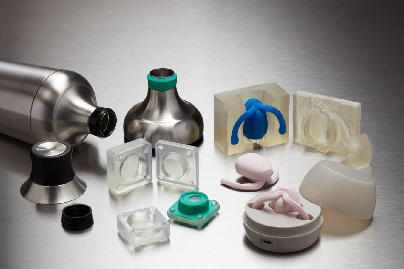 Parti in silicone create con stampi realizzati con le stampanti 3D SLA di Formlabs.