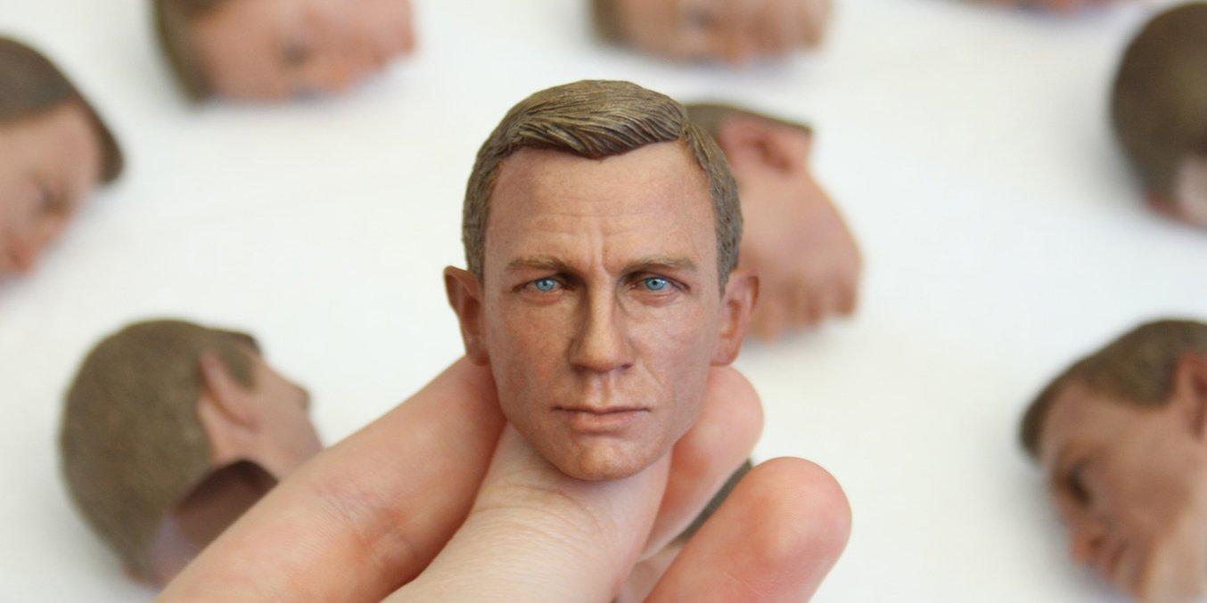 The artists from Modern Life Workshop create hyper-realistic sculptures of actor Daniel Craig with ZBrush and 3D printing.