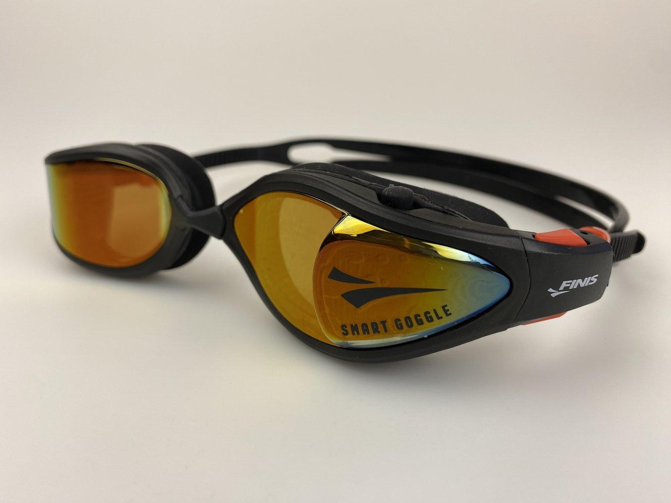 FINIS, Inc.が開発した「Smart Goggle Max」。