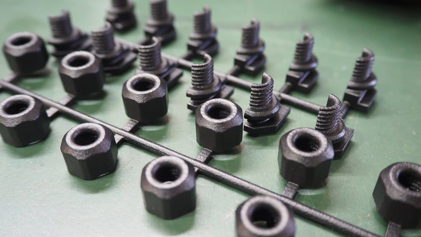 ベーパースムージングを施したボルトとナット