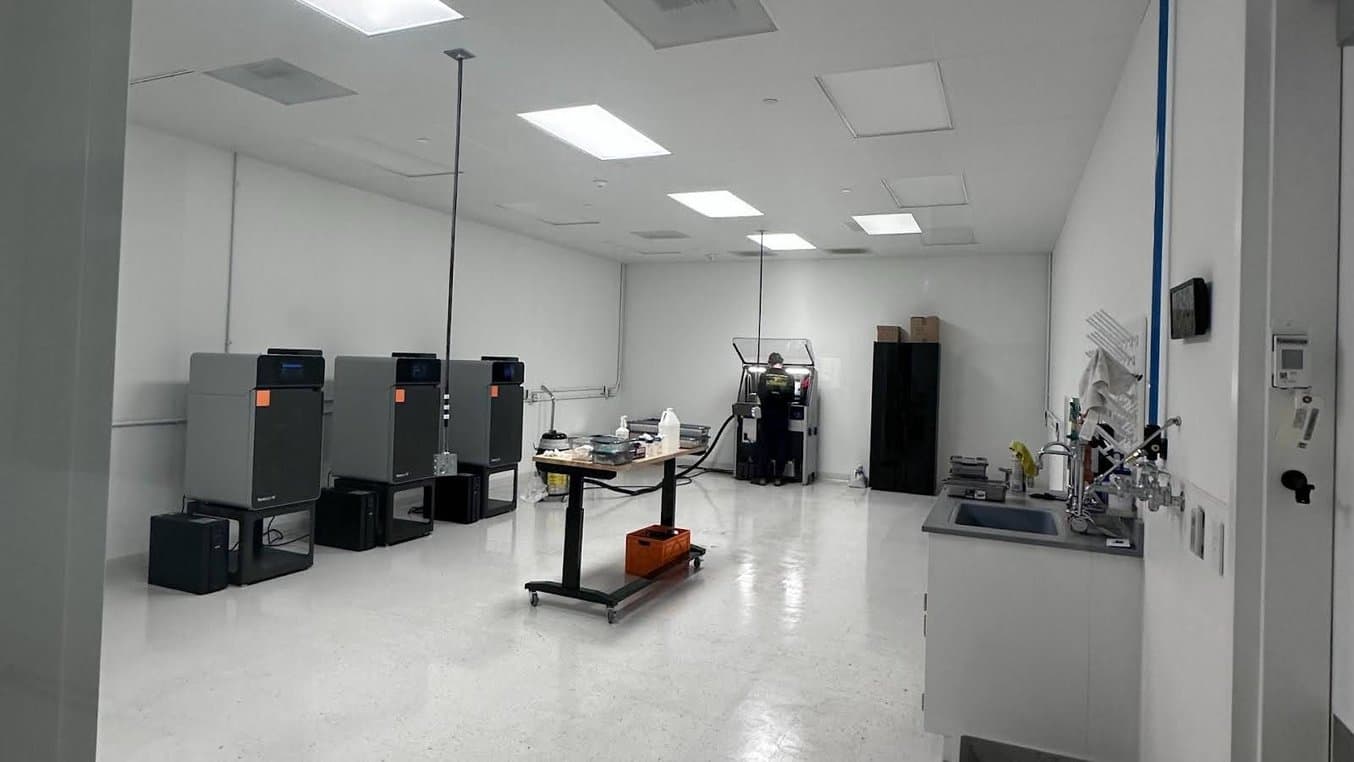 three fuse series printers, and fuse sift in a large room