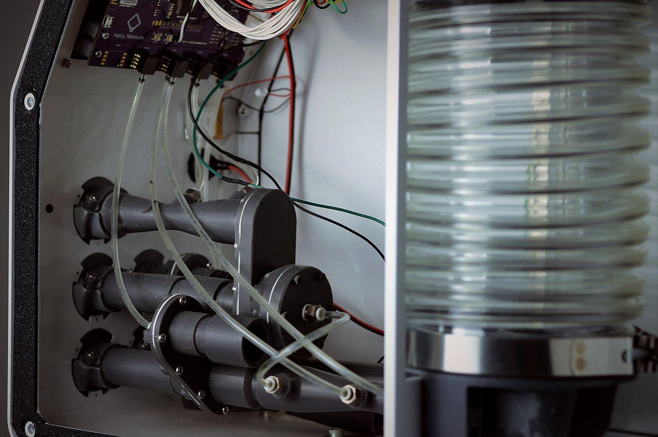 Das 3D-gedruckte Innenleben des Beatmungsgerätes von Haply
