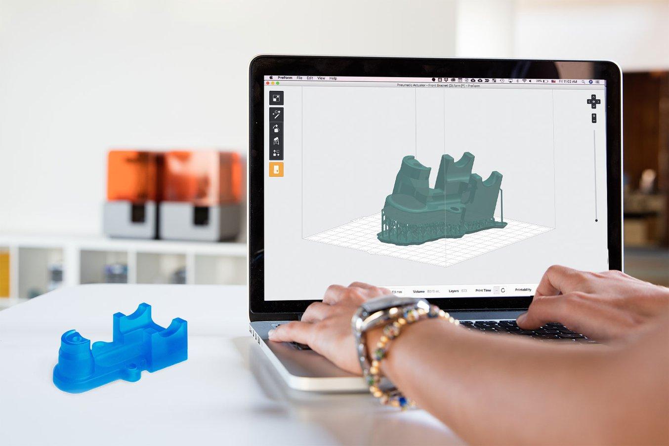 Für jedes unserer über 25 Materialien entwickelt unser Druckprozessteam fein abgestimmte Softwareeinstellungen, um die Druckqualität und den Erfolg auf unseren 3D-Druckern zu maximieren.