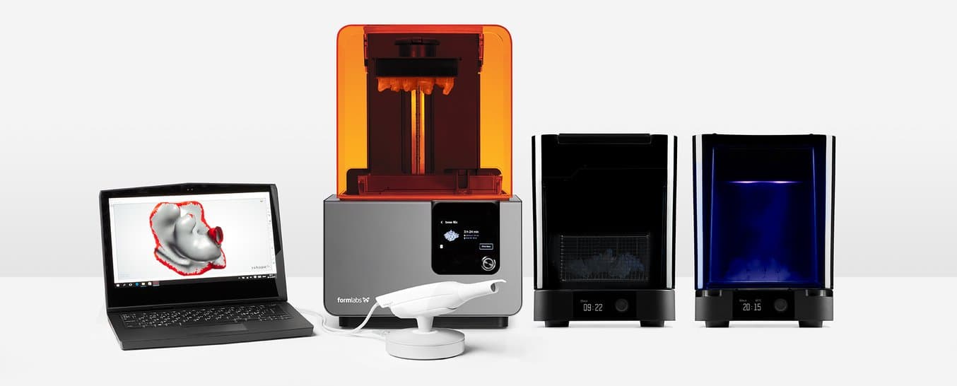 Auf der CES 2018 haben Formlabs und 3Shape kollaboriert, um eine umfassende Lösung für die Fertigung maßgefertigter Ohrstöpsel vorzuführen.