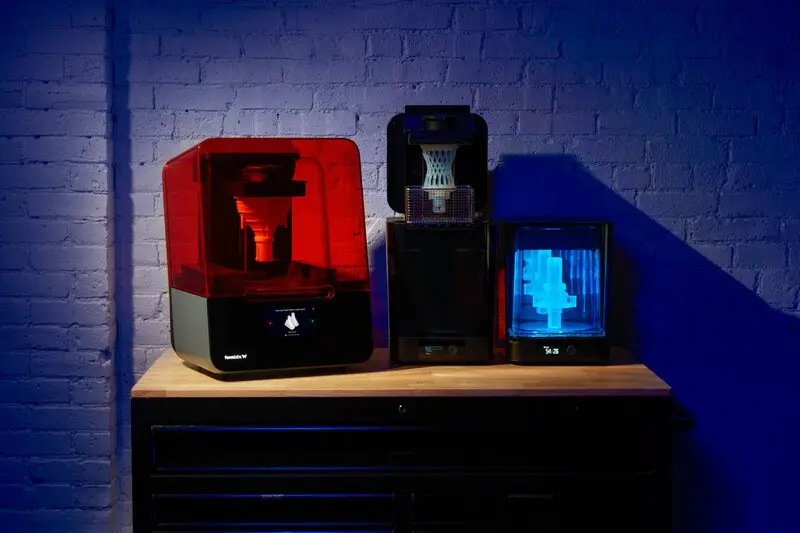 Le unità Form Wash e Form Cure di Formlabs completano il processo di produzione delle parti e l’ecosistema di stampa 3D, assicurando risultati uniformi.