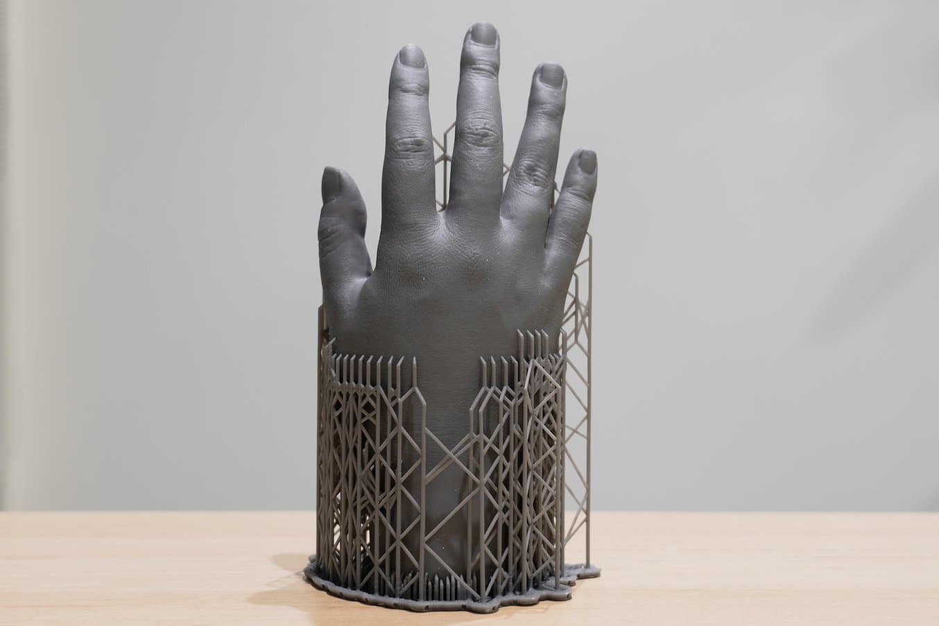 義手のマスター