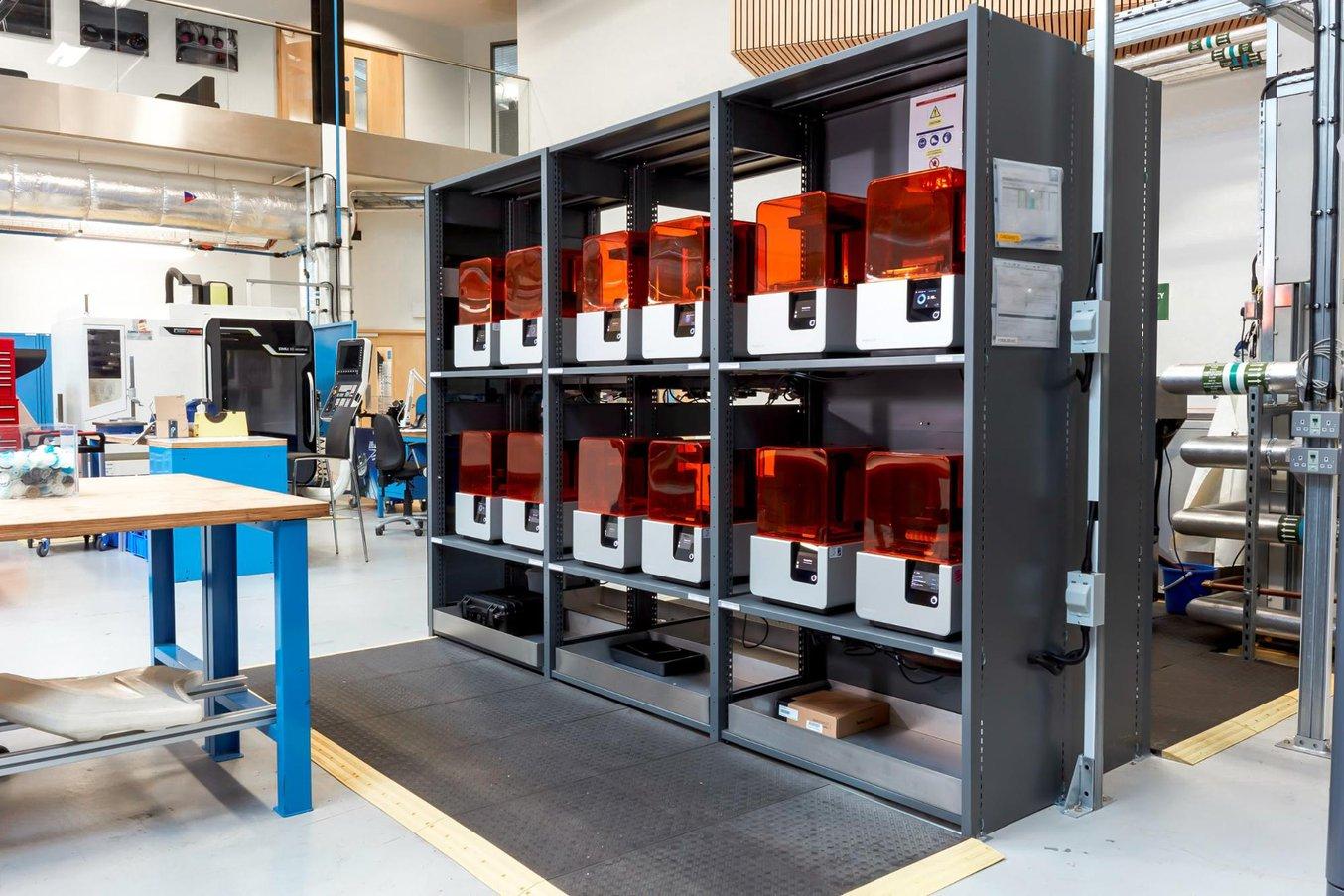 Cocking e il Design and Prototyping Group hanno in programma di replicare il modello della postazione di stampa 3D presso altre strutture dell'AMRC e di partner industriali.