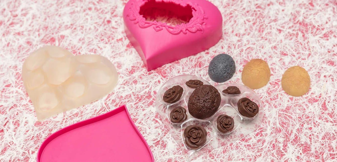 Valentines custom chocolate molds 3d printing vacuum forming