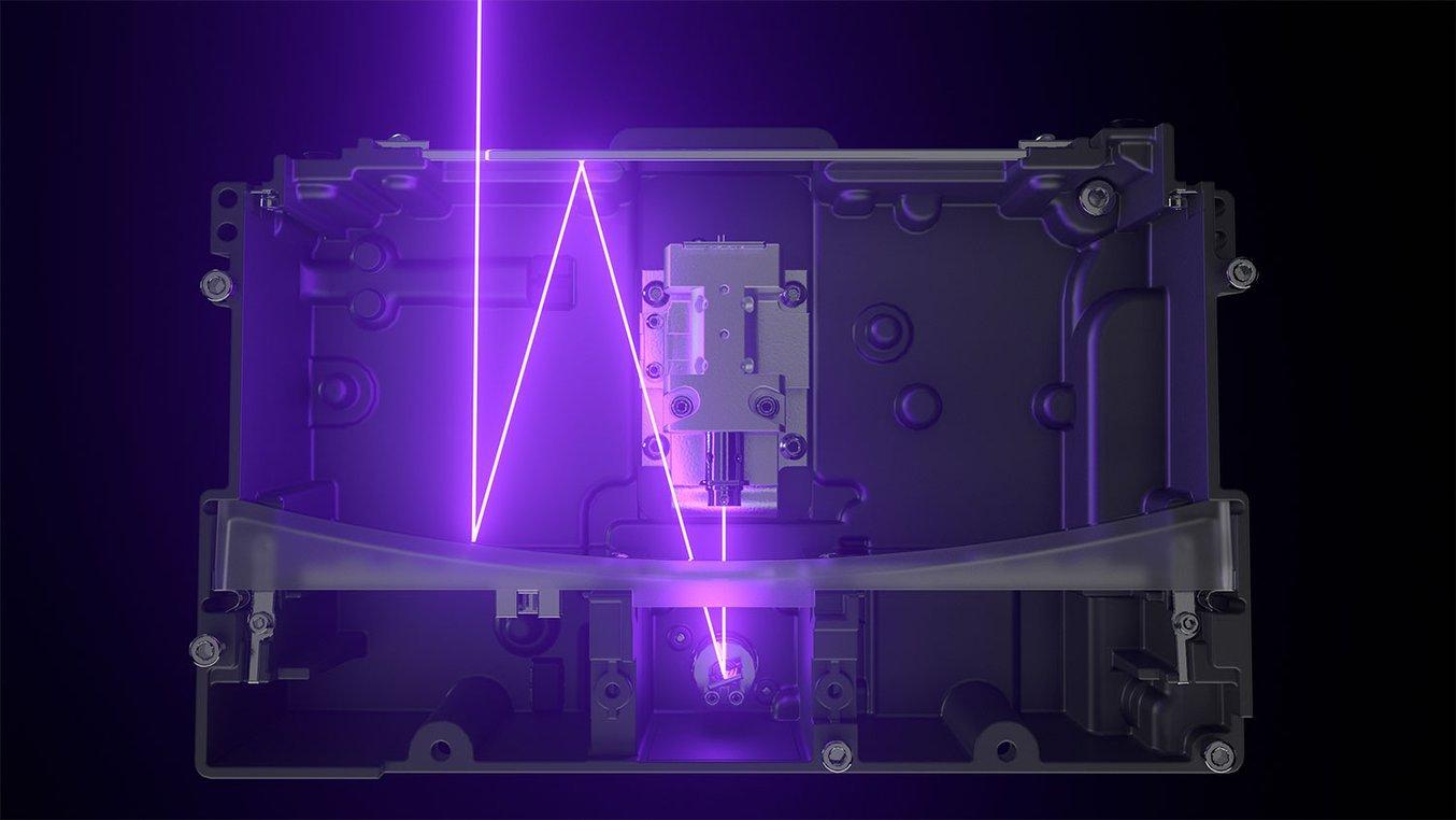 La Light Processing Unit (LPU) all'interno della Form 3 contiene un sistema di lenti e specchi che assicurano un fascio laser preciso e uniforme.