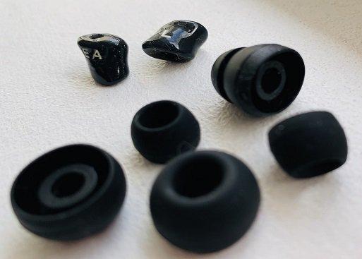 Black silicone custom eartips