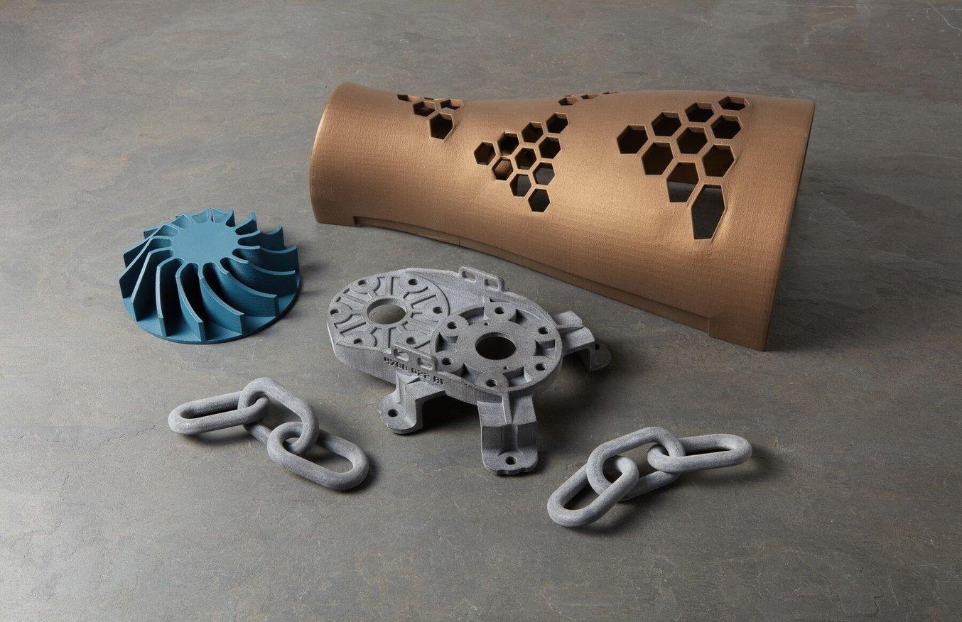 pièces imprimées en 3D par SLS polies par vibation