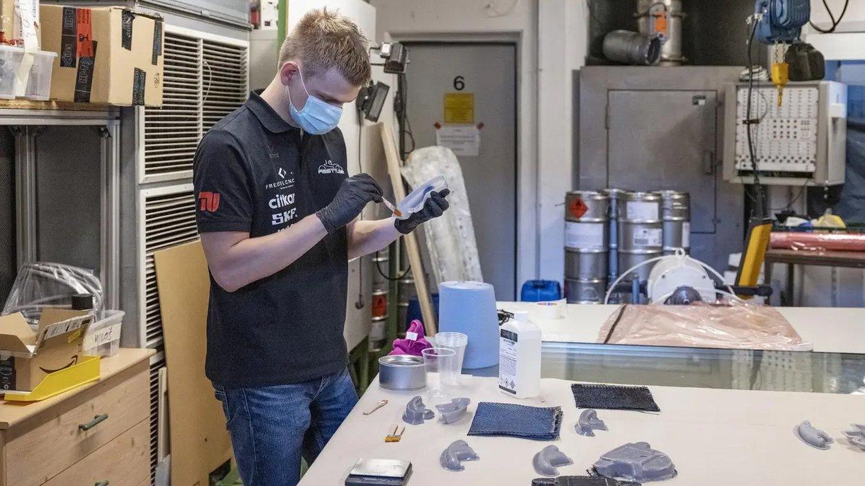 Carbon Fiber Molding and End-Use 3D Printed Parts for Formula Student Race Cars