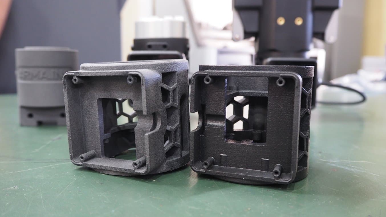 ベーパースムージング処理前後のARMAのグリッパー比較写真