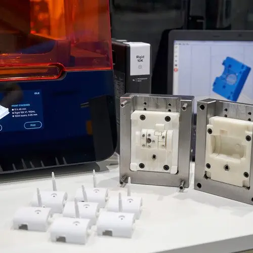 Injection molding with 3D printed molds