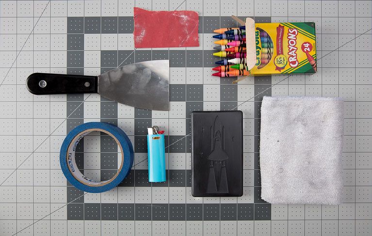 Tools used for coloring 3D printed parts with crayons